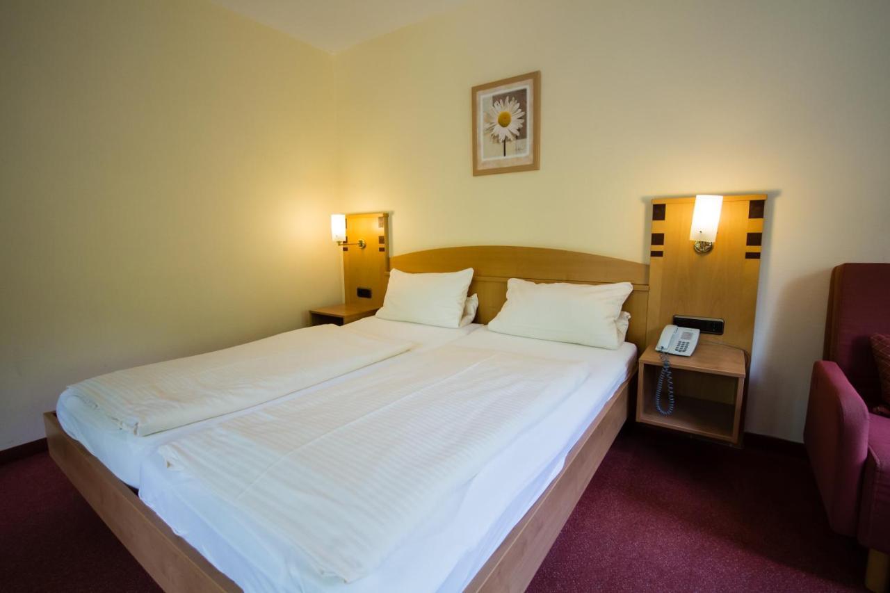 Bb Haus Neugebauer Garni Hotel Geisenheim Bagian luar foto
