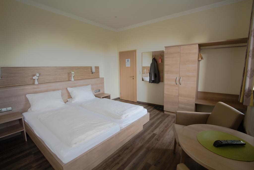 Bb Haus Neugebauer Garni Hotel Geisenheim Bagian luar foto
