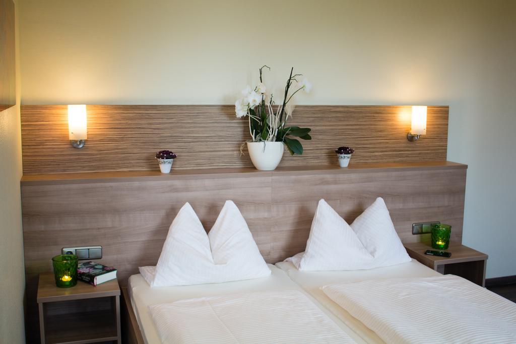 Bb Haus Neugebauer Garni Hotel Geisenheim Bagian luar foto
