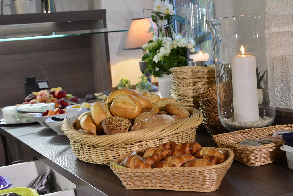 Bb Haus Neugebauer Garni Hotel Geisenheim Bagian luar foto