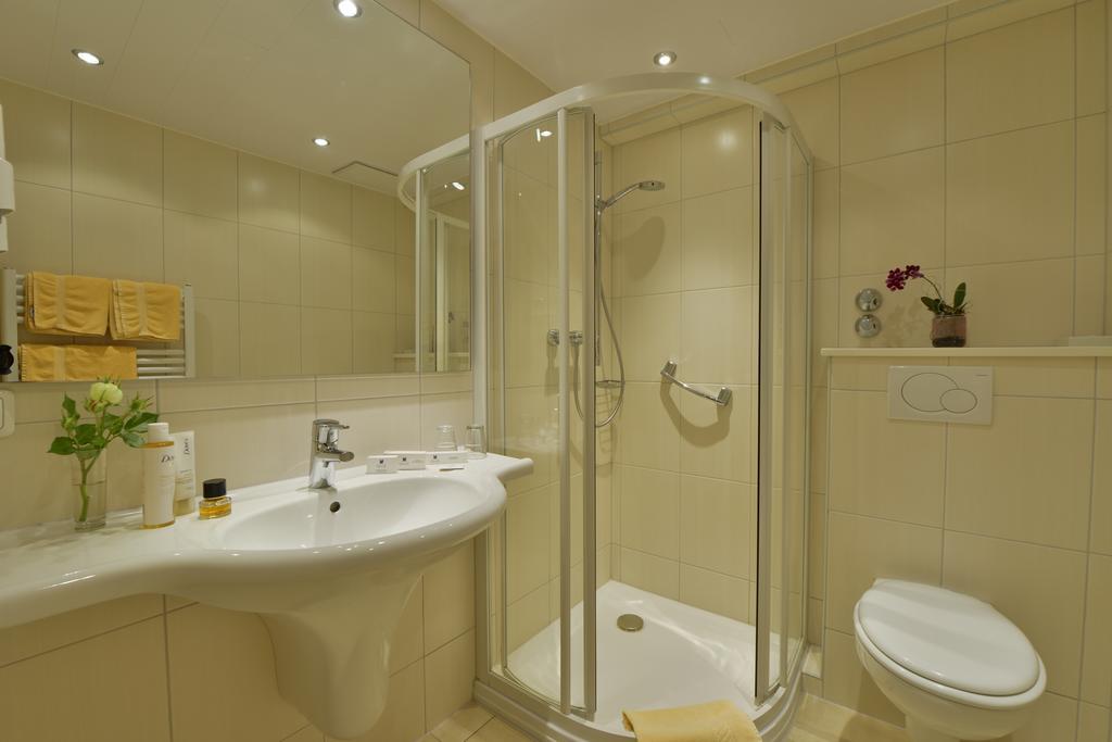 Bb Haus Neugebauer Garni Hotel Geisenheim Bagian luar foto